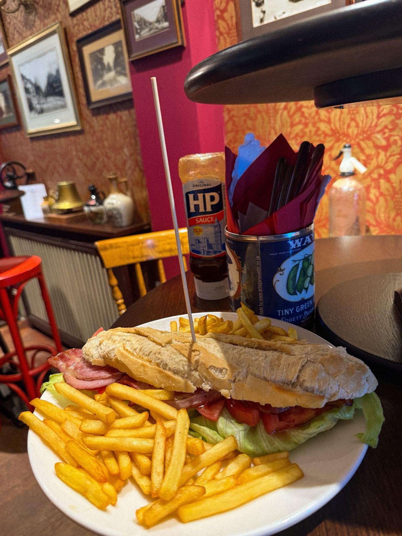 Wnętrze RoyalPub Poznań — 52